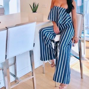 Women’s navy stripe 2 piece crop top pant set size x small